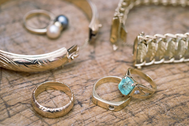 How small jewellery designers can pitch to big retailers [VIDEO]