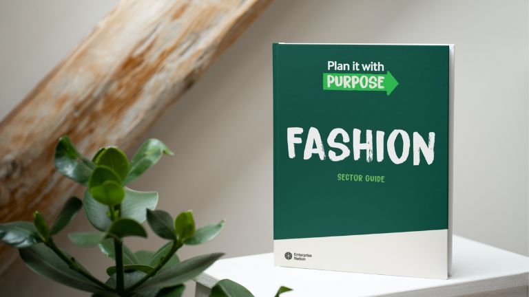 How to be sustainable in the fashion industry [FREE GUIDE]