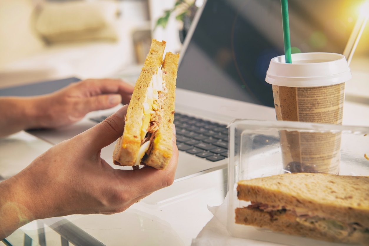 Out to lunch: Why eating 'al desko' is bad for business