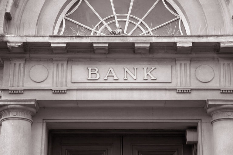 How to maintain a good relationship with your bank [VIDEO]